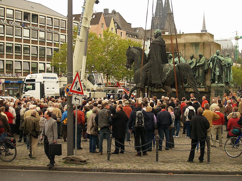 Reiterdenkmal kehrt zurueck auf dem Heumarkt P39.JPG